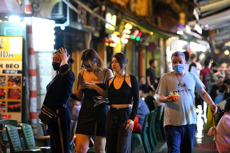 Hà Nội chính thức bỏ quy định quán ăn được mở cửa đến 21 giờ -0