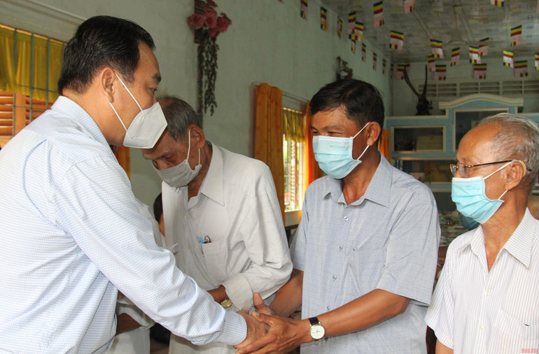 Lãnh đạo tỉnh Vĩnh Long chúc mừng lễ Sen Dolta của đồng bào dân tộc Khmer -0