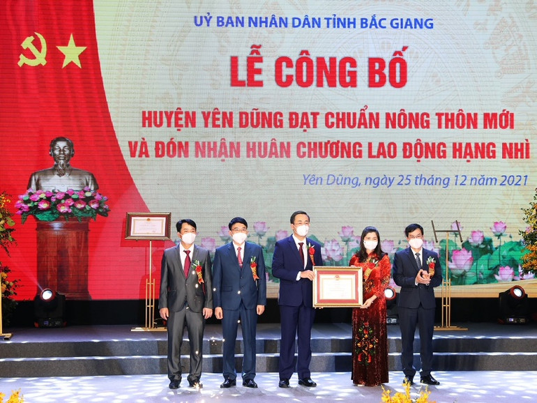 Huyện Yên Dũng được công nhận đạt chuẩn nông thôn mới -0