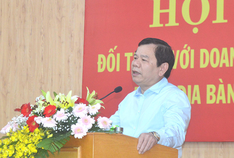 Chủ tịch UBND tỉnh Quảng Ngãi Đặng Văn Minh cam kết tỉnh Quảng Ngãi minh bạch giải quyết các kiến nghị của nhà đầu tư. Lãnh đạo tỉnh Quảng Ngãi đối thoại với doanh nghiệp -0