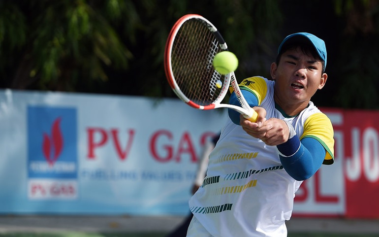 Trịnh Linh Giang gặp khó trước tay vợt 16 tuổi -0