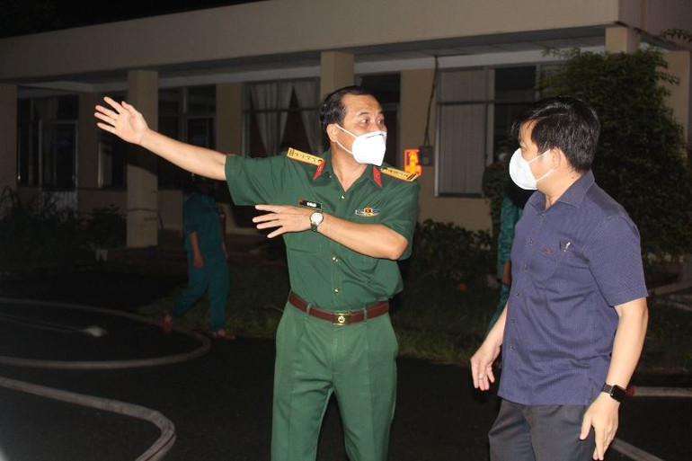 Lãnh đạo TP Biên Hòa chỉ đạo lực lượng địa phương phối hợp với lực lượng vũ trang dập lửa. Công an, quân đội nỗ lực khống chế vụ cháy lớn trong đêm ở Đồng Nai -0