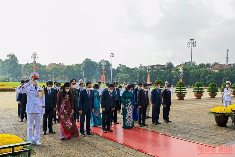 Lãnh đạo Đảng, Nhà nước vào Lăng viếng Chủ tịch Hồ Chí Minh -0
