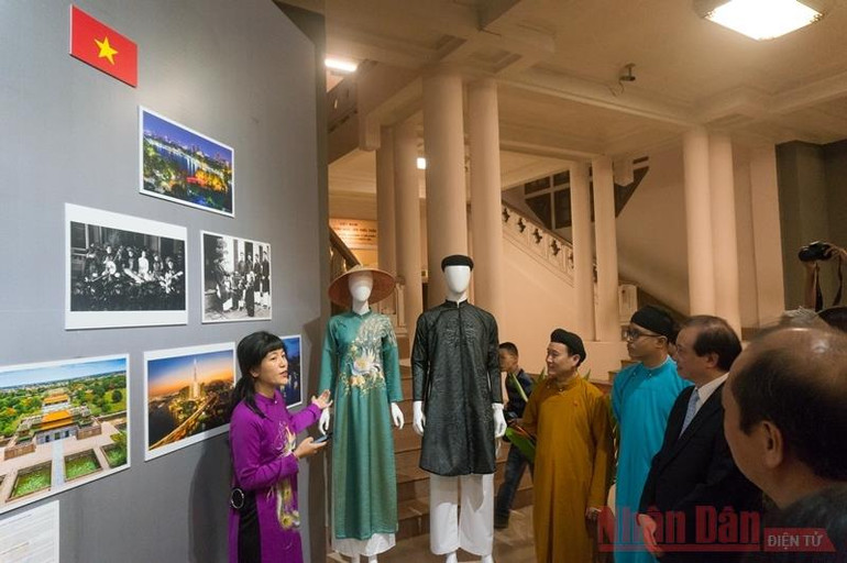 Sắc màu văn hóa đa dạng trong trang phục truyền thống ASEAN -0