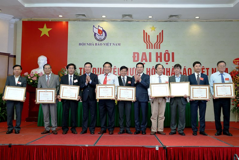 Thi đua xây dựng tổ chức Hội Nhà báo Việt Nam vững mạnh -0