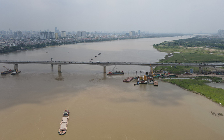 Bảo đảm tiến độ thi công cầu Vĩnh Tuy 2 trong thời gian giãn cách -3