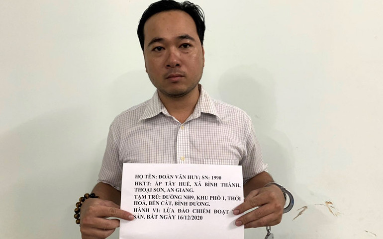 Đối tượng Đoàn Văn Huy. Sử dụng Giấy chứng nhận quyền sử dụng đất giả chiếm đoạt gần 13 tỷ đồng -0