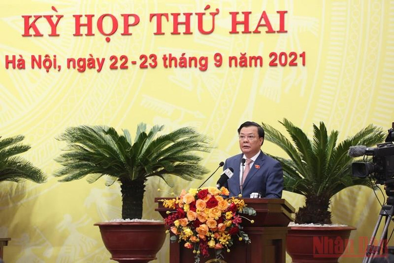 Bí thư Thành ủy Hà Nội Đinh Tiến Dũng phát biểu chỉ đạo kỳ họp. (Ảnh: DUY LINH) Hà Nội quyết tâm kiểm soát tốt dịch bệnh, tạo đà cho phát triển kinh tế - xã hội -0