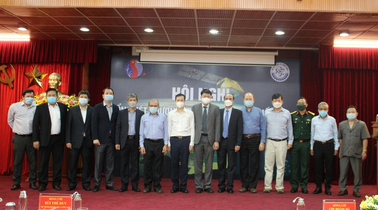 Các đại biểu tham dự Hội nghị tổng kết chương trình khoa học và công nghệ cấp quốc gia về công nghệ vũ trụ giai đoạn 2016-2020. Công nghệ vũ trụ: Việt Nam làm chủ “cuộc chơi” bằng những sản phẩm riêng -0