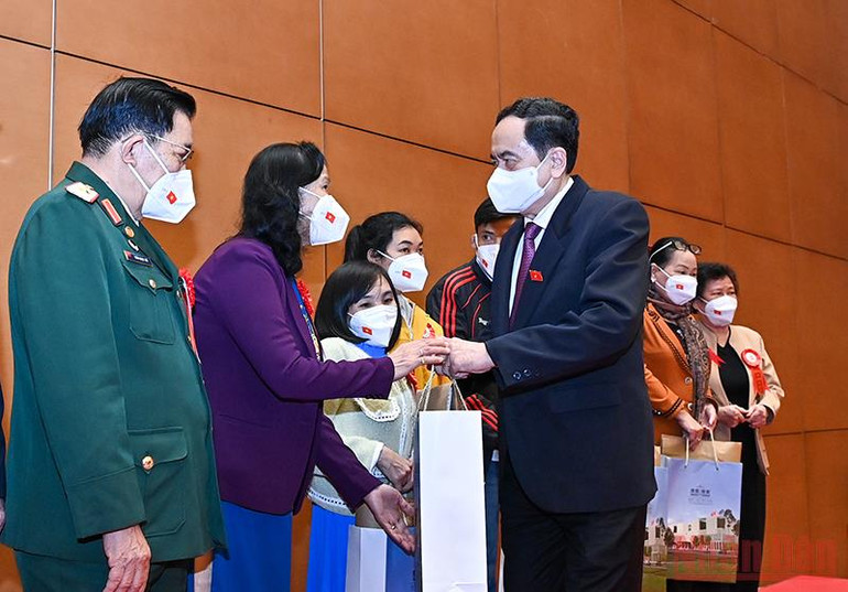 Gặp mặt 55 đại biểu điển hình tiên tiến “Vì nạn nhân chất độc da cam” -0