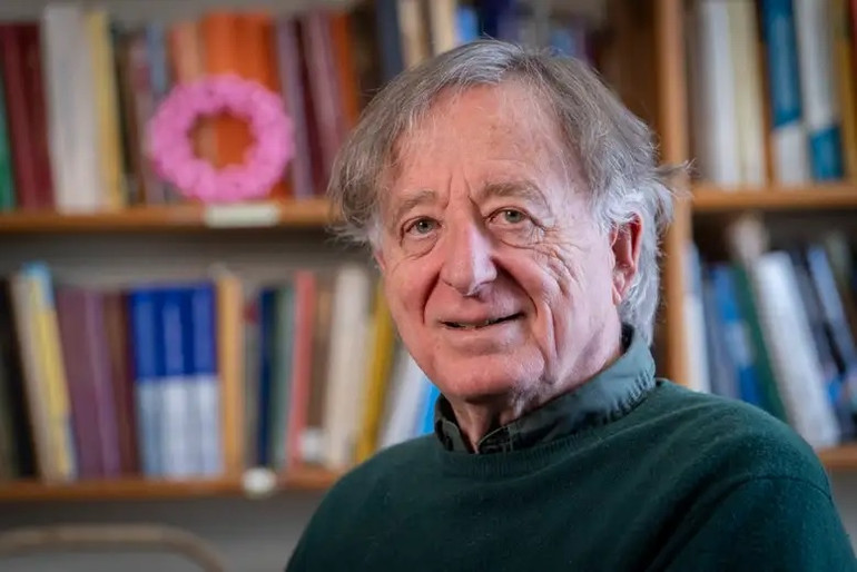 Nhà toán học Mỹ tái định hình cấu trúc liên kết đoạt giải Abel 2022 -0