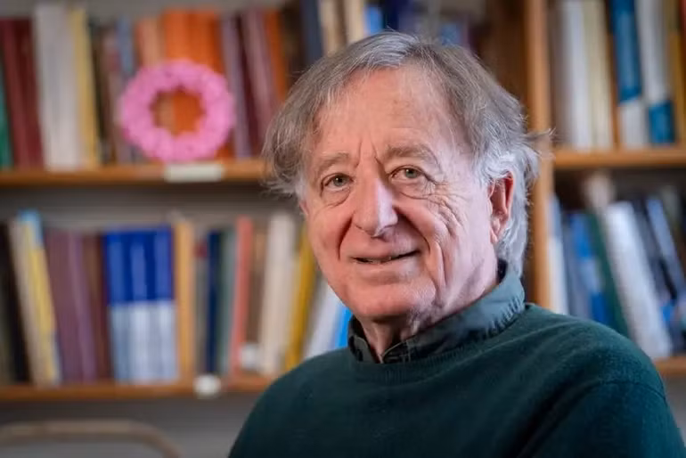 Nhà toán học Mỹ tái định hình cấu trúc liên kết đoạt giải Abel 2022 -0