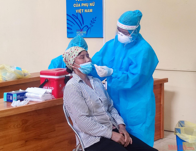 Phong tỏa toàn bộ chợ Long Biên sau khi phát hiện thêm ca F0 -2