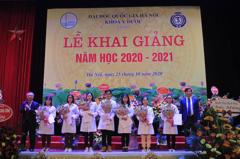 Nơi nuôi dưỡng ước mơ trở thành các bác sĩ giỏi chuyên môn, giàu nhân ái -0