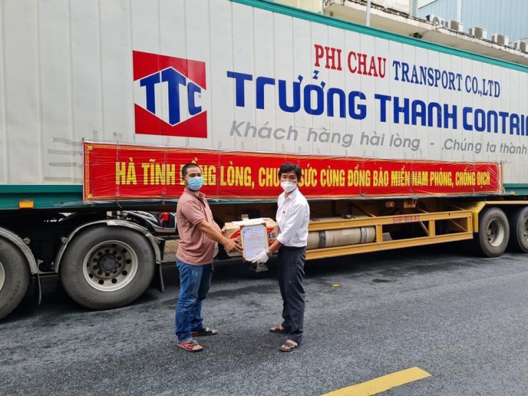 Nặng ân tình những chuyến hàng hỗ trợ TP Hồ Chí Minh -0