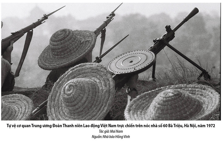 Những khoảnh khắc hào hùng của tuổi trẻ Việt Nam thời binh lửa -0