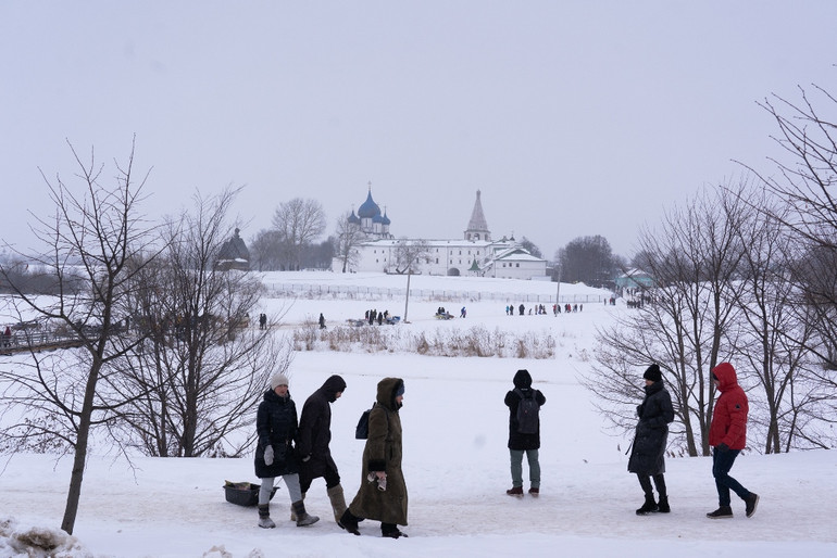 Người Nga tưng bừng tiễn mùa đông -0