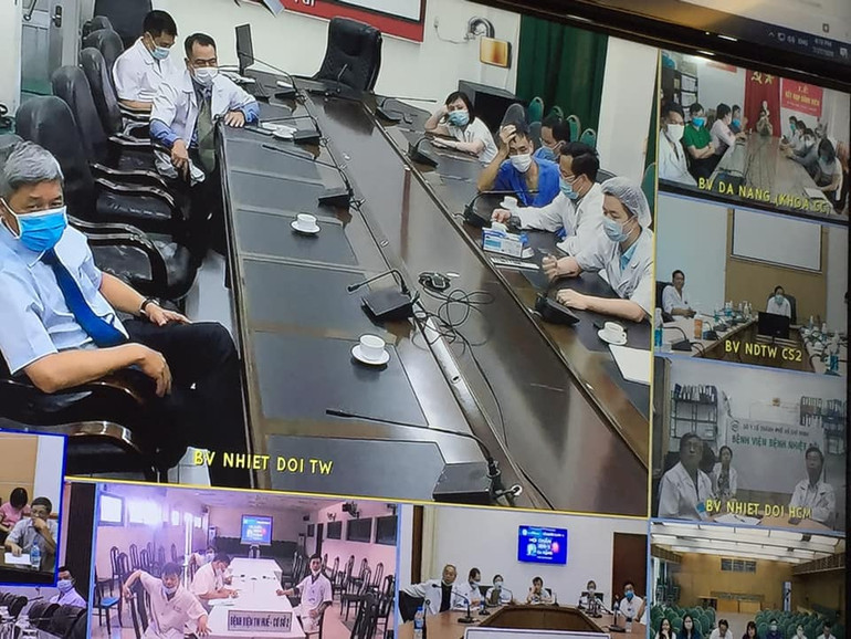 Các chuyên gia hội chẩn trực tuyến về hai ca bệnh Covid-19 nặng -0