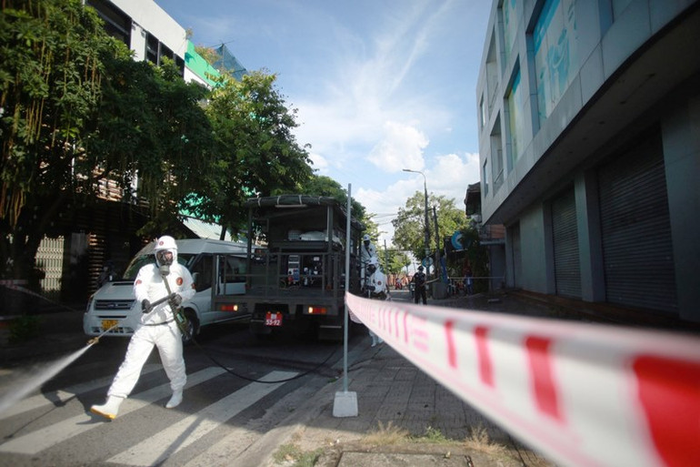 Ba mẹ con chủ phòng răng ở Đà Nẵng nhiễm Covid-19 chưa rõ nguồn lây -0