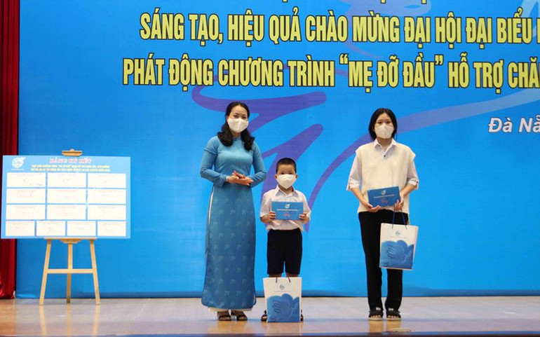 Hơn 3,6 tỷ đồng đỡ đầu 121 trẻ mồ côi -0