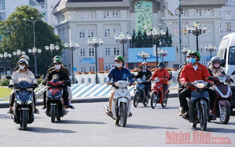 Đà Lạt phạt nặng các trường hợp không đeo khẩu trang nơi công cộng -0