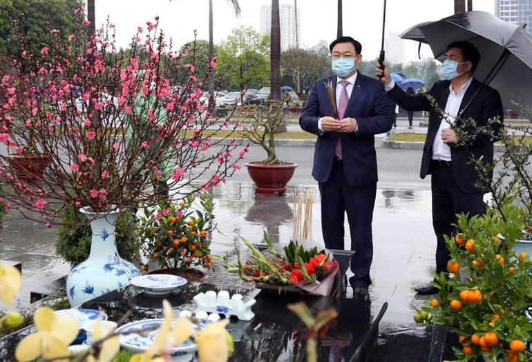 Lãnh đạo Đảng, Nhà nước vào Lăng viếng Chủ tịch Hồ Chí Minh nhân dịp Tết Nguyên đán Tân Sửu -0