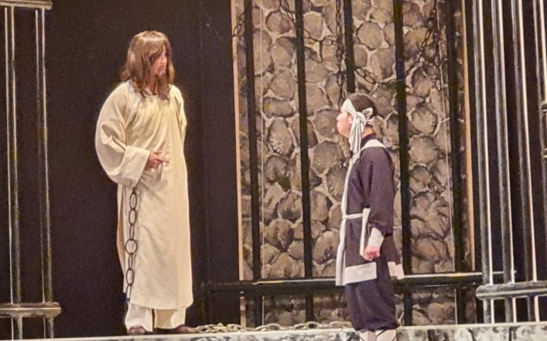 Một vở diễn khai thác toàn vẹn giá trị “Vang bóng một thời” -0