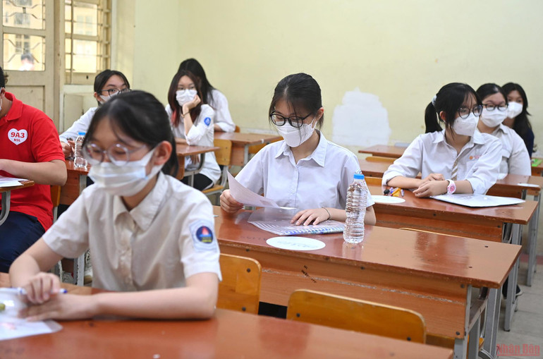 Học sinh Hà Nội bước vào môn thi đầu tiên kỳ tuyển sinh lớp 10 THPT -0