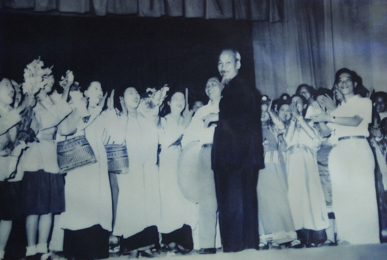 Bác Hồ trong trái tim đồng bào dân tộc Sơn La -0