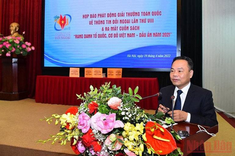 Đồng chí Đinh Như Hoan, Phó Tổng Biên tập Báo Nhân Dân, phát biểu. (Ảnh: Thủy Nguyên) Phát động Giải thưởng toàn quốc về thông tin đối ngoại lần thứ VIII -0