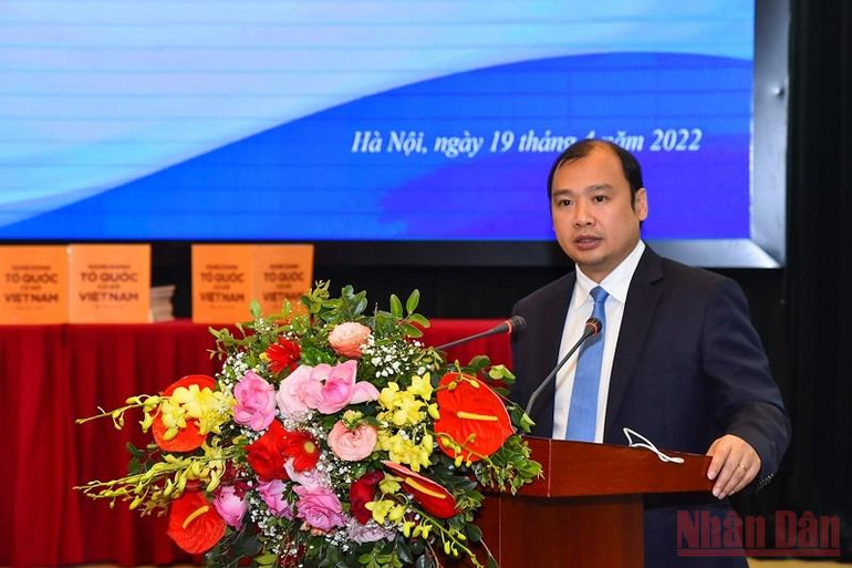 Đồng chí Lê Hải Bình phát biểu tại họp báo. (Ảnh: Thủy Nguyên) Phát động Giải thưởng toàn quốc về thông tin đối ngoại lần thứ VIII -0