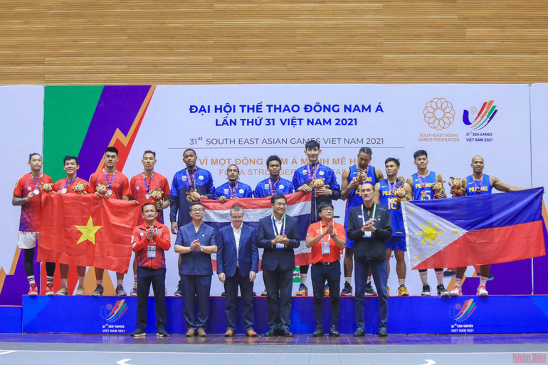 Đội tuyển nam 3x3 Việt Nam giành tấm Huy chương Bạc chung cuộc. (Ảnh: Minh Phú) Bóng rổ nam và hành trình đổi màu huy chương tại SEA Games 31 -0