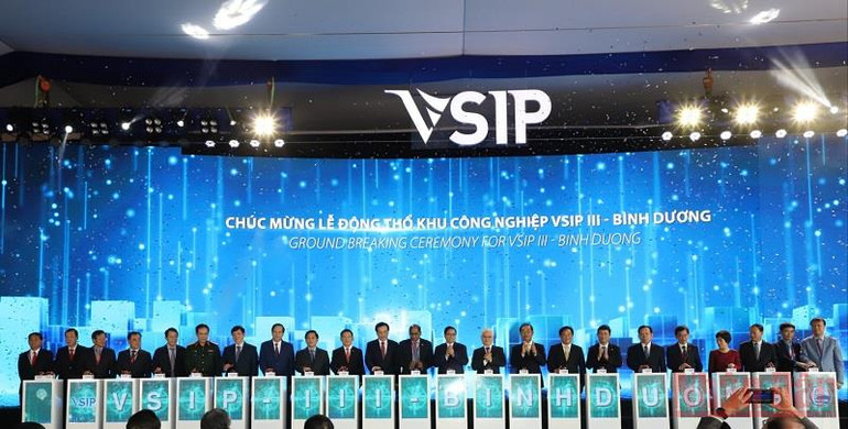 Thủ tướng dự lễ khởi công VSIP III, khánh thành và động thổ dự án nhà ở xã hội Becamex tại Bình Dương -0