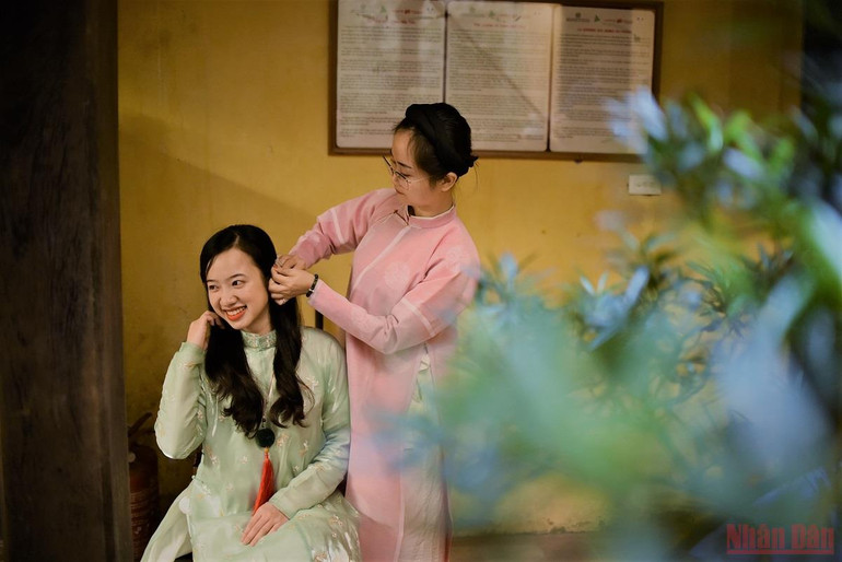 Áo ngũ thân trong đời sống giới trẻ -0