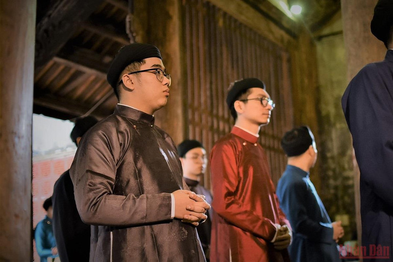 Áo ngũ thân trong đời sống giới trẻ -0