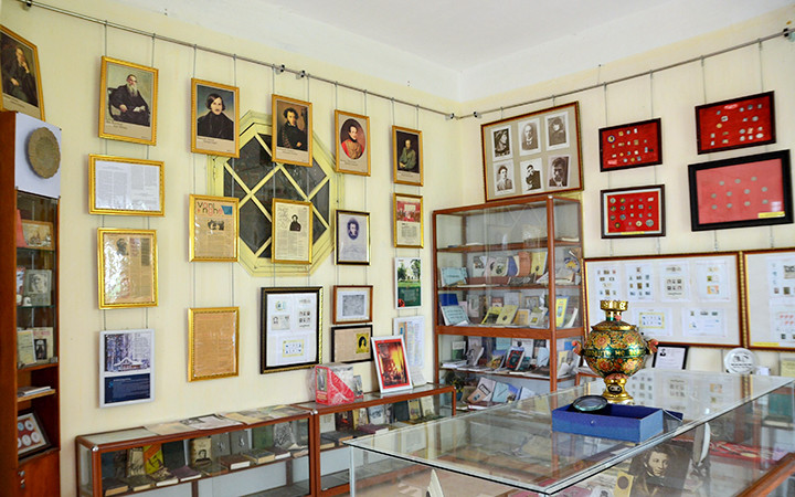 Những trang sách theo cùng năm tháng -0