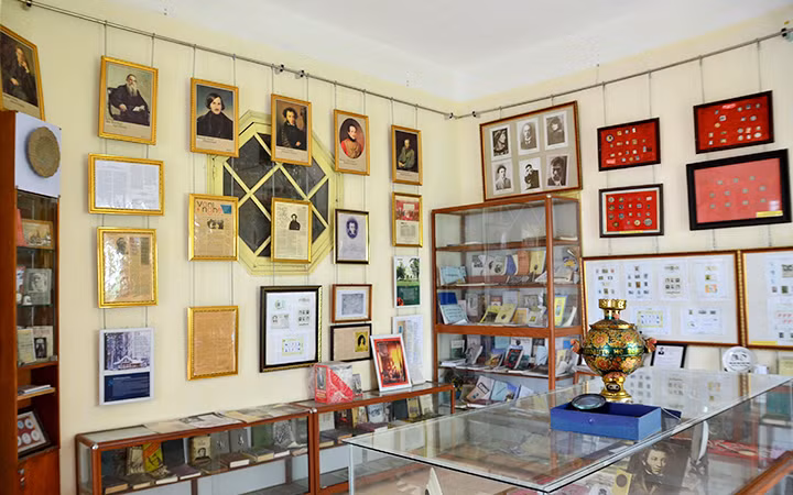 Những trang sách theo cùng năm tháng -0