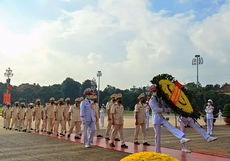 Lãnh đạo Đảng, Nhà nước vào Lăng viếng Chủ tịch Hồ Chí Minh -0
