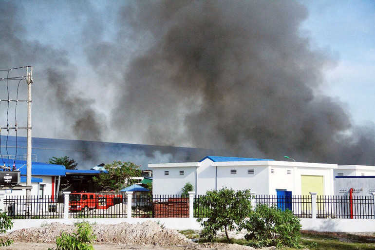 Cháy lớn tại Nhà máy dệt may Scavi Huế -0