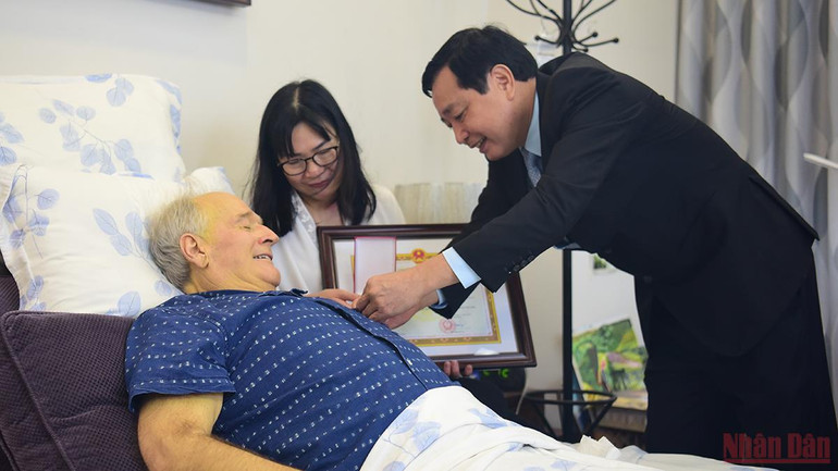 Ông Tây Nam Bộ dành nửa cuộc đời để yêu Việt Nam đã đi xa -0