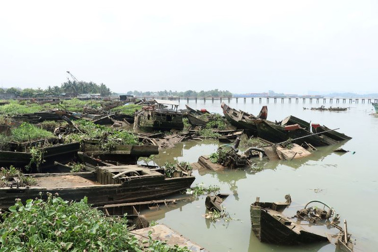 Đấu tranh với nạn khai thác cát trái phép trên sông Đồng Nai -0