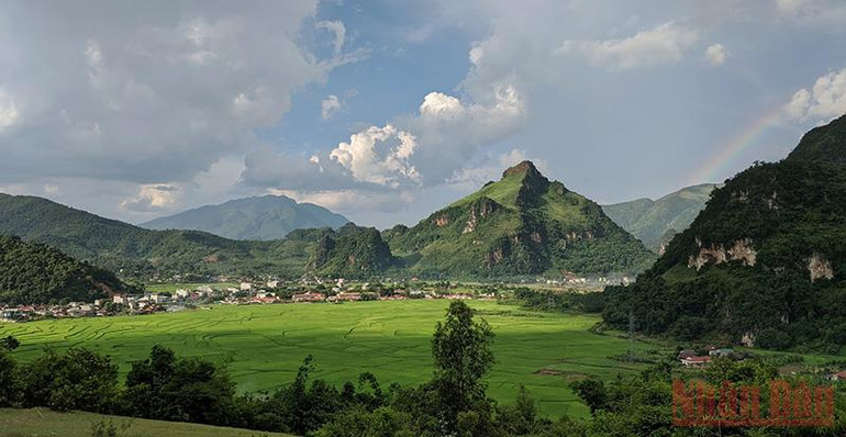 Bình yên thung lũng Búng Lao -0