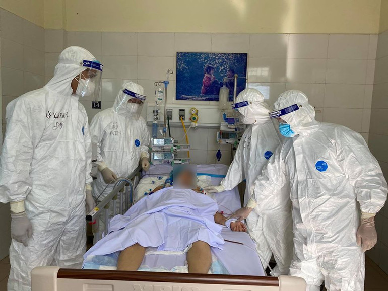 Thứ trưởng Nguyễn Trường Sơn: Đã có sáu lần thay đổi phác đồ điều trị Covid-19 -0