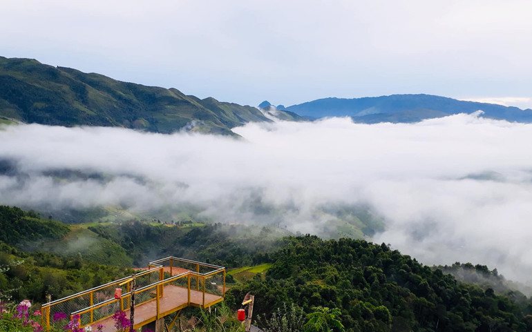 Một điểm check-in săn mây trên đèo Pha Đin được du khách yêu thích (Ảnh: dulichdienbien) Những di tích lịch sử không thể bỏ qua khi tới Điện Biên dịp 7-5 -0