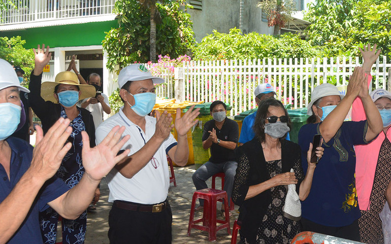 Thêm một khu dân cư ở Quảng Ngãi được dỡ bỏ phong tỏa -0