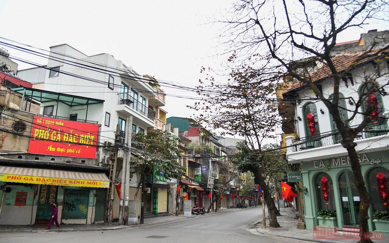 Hà Nội thanh bình trong sớm mùng 1 Tết -0