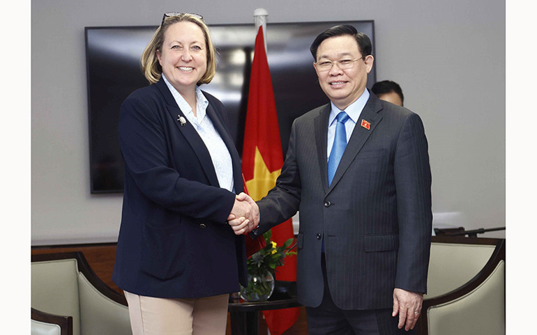 Chủ tịch Quốc hội Vương Đình Huệ tiếp Bộ trưởng Thương mại quốc tế Anh Anne Marie Trevelyan. (Ảnh TTXVN) Tiềm năng hợp tác kinh tế, thương mại, đầu tư Việt Nam-Vương quốc Anh -0