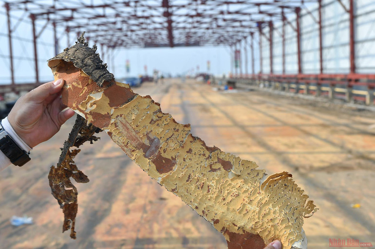 Cận cảnh “đại công trường” sửa chữa, nâng cấp mặt cầu Thăng Long -0