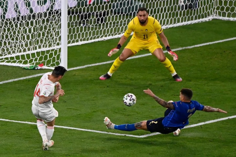 Thắng trận thứ 2 liên tiếp, Italy đặt vé vào vòng loại trực tiếp -0