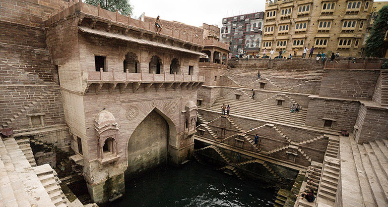 Độc đáo giếng bậc thang ở Ấn Độ -0